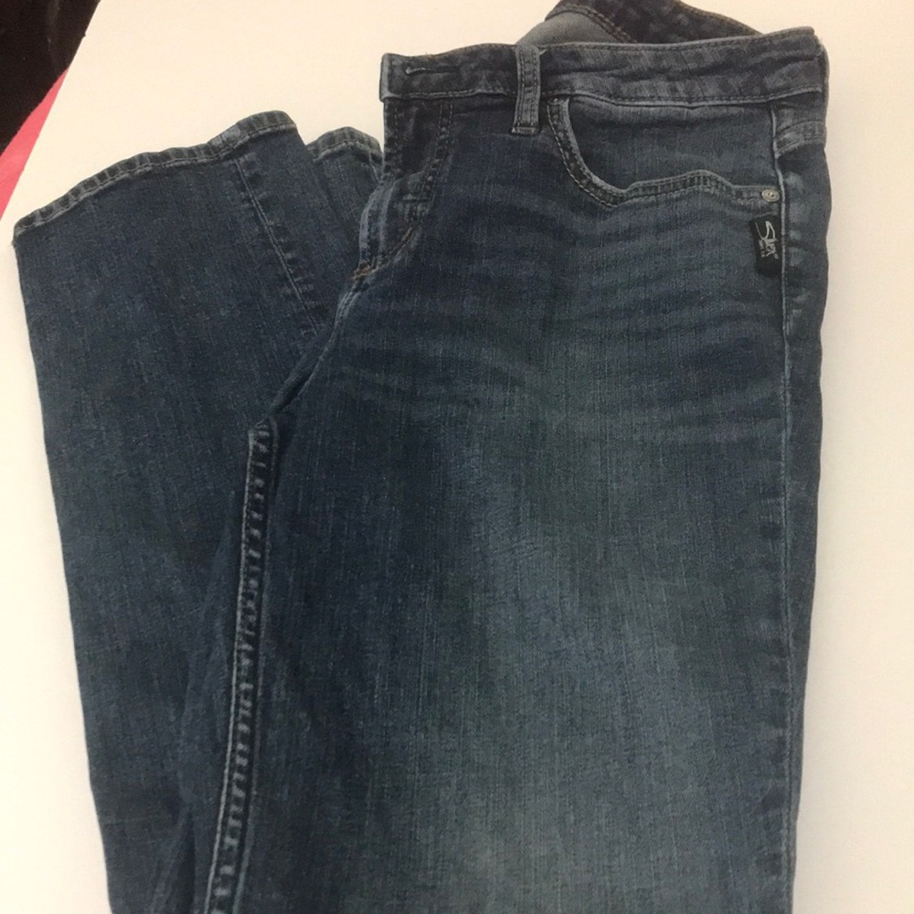 Never worn 28/28